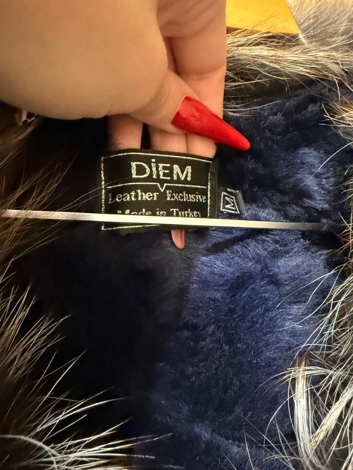 Натуральная меховая безрукавка DIEM