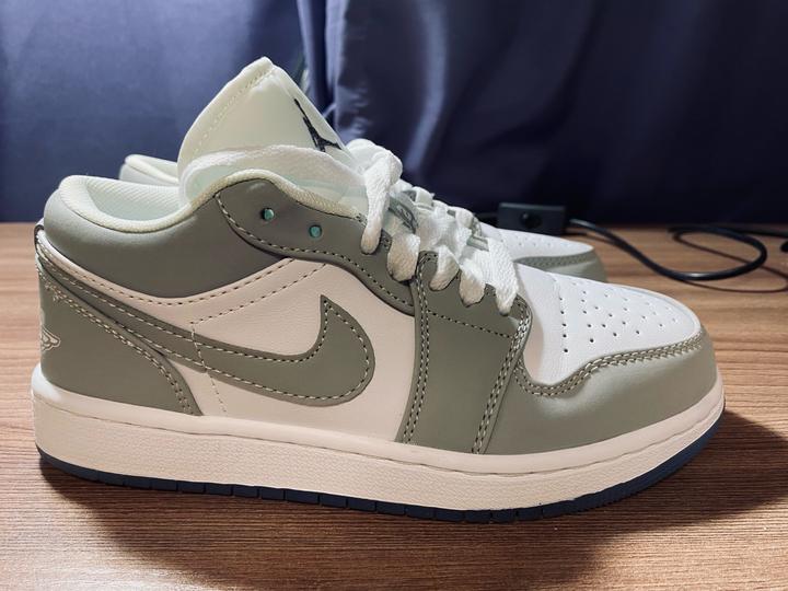 Nike Air Jordan 1 Low DC0774-105