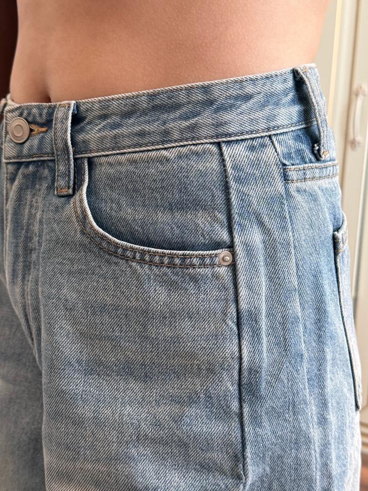 Джинсы абсолютно новые