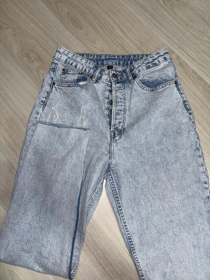 Джинсы голубой H&M