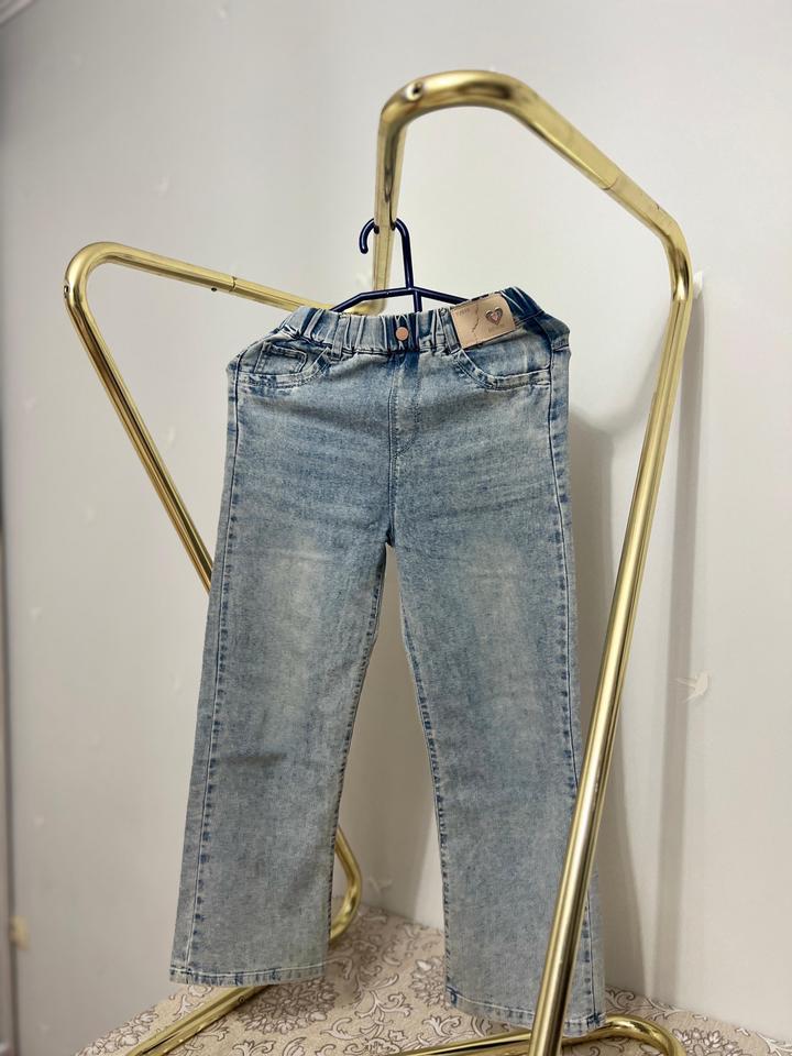 синие джинсы