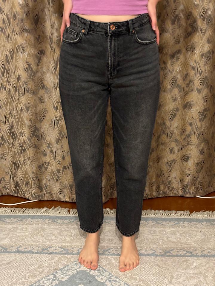 Джинсы mom Bershka черные