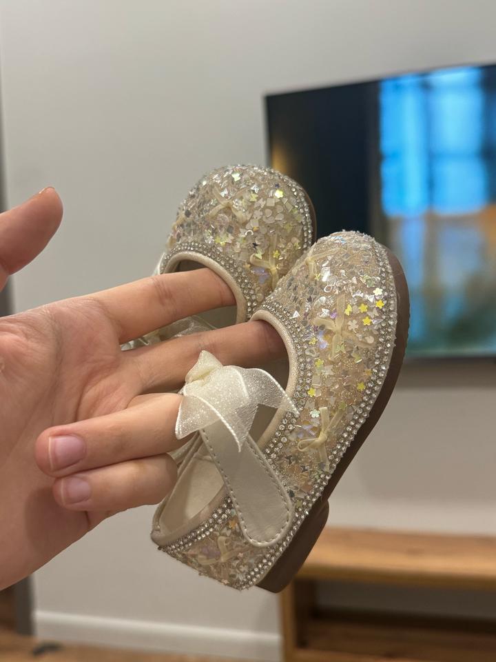 Продам туфли нарядные