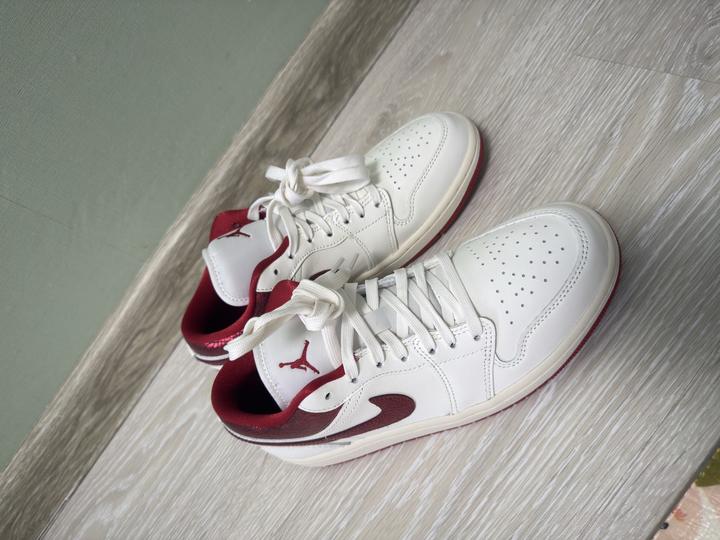 Кроссовки Nike Air Jordan 1Low новые