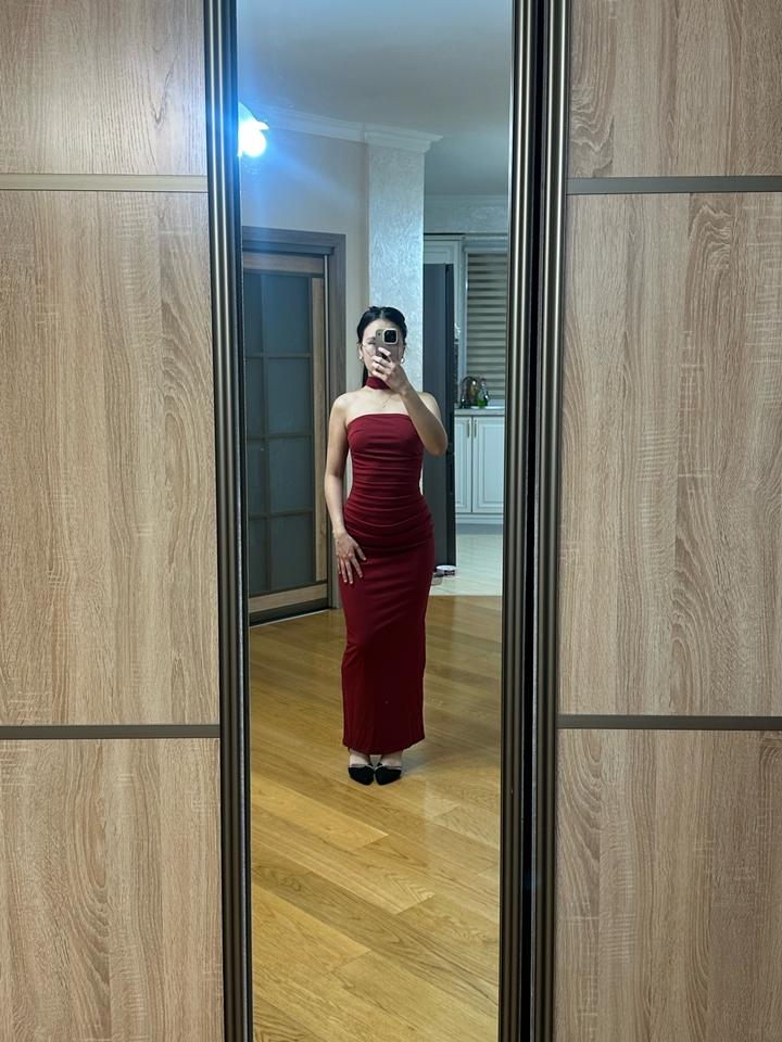 Бордовое платья