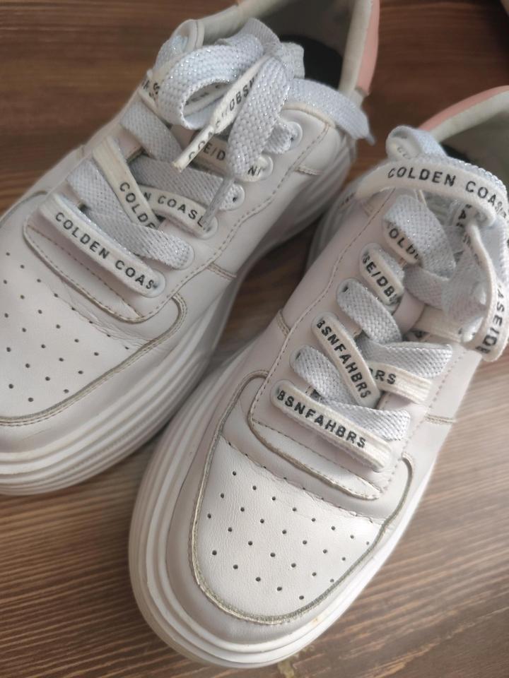 Кроссовки.Высокая подошва.