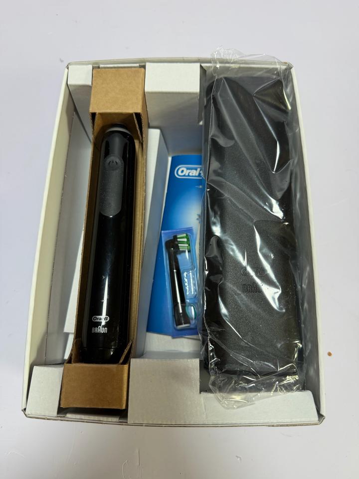 Электрическая зубная щётка Oral‑B Pro 3 3500 Black, новая