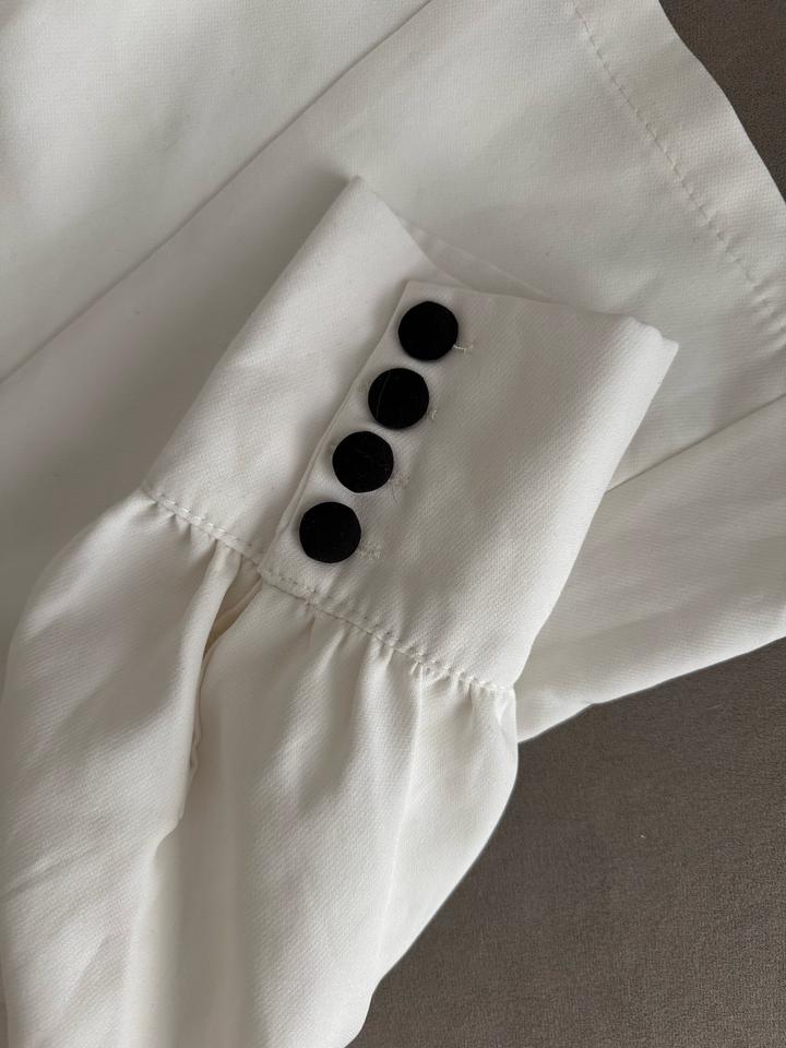 Блузка белая