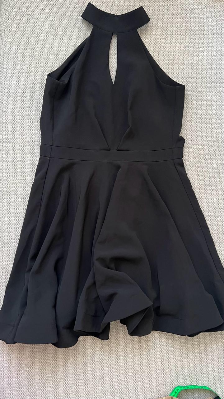 Черное коктейльное платье Lichi