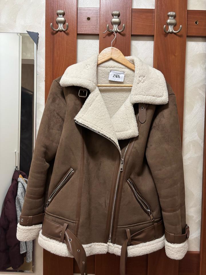 Коричневая дубленка