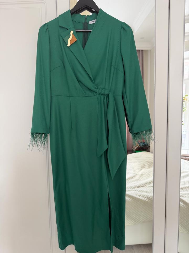 Зеленое вечернее платье, размер 42-44