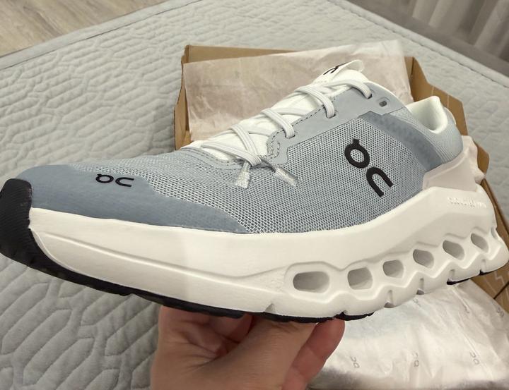 Кроссовки ON.
