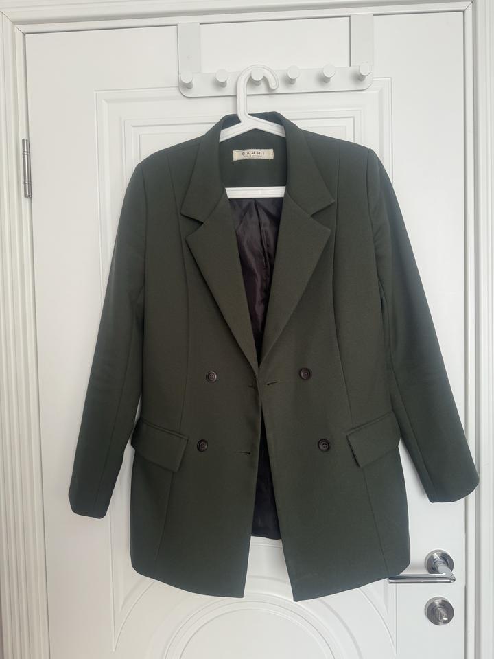 Брючный костюм GAURI | Глубокий зеленый | S