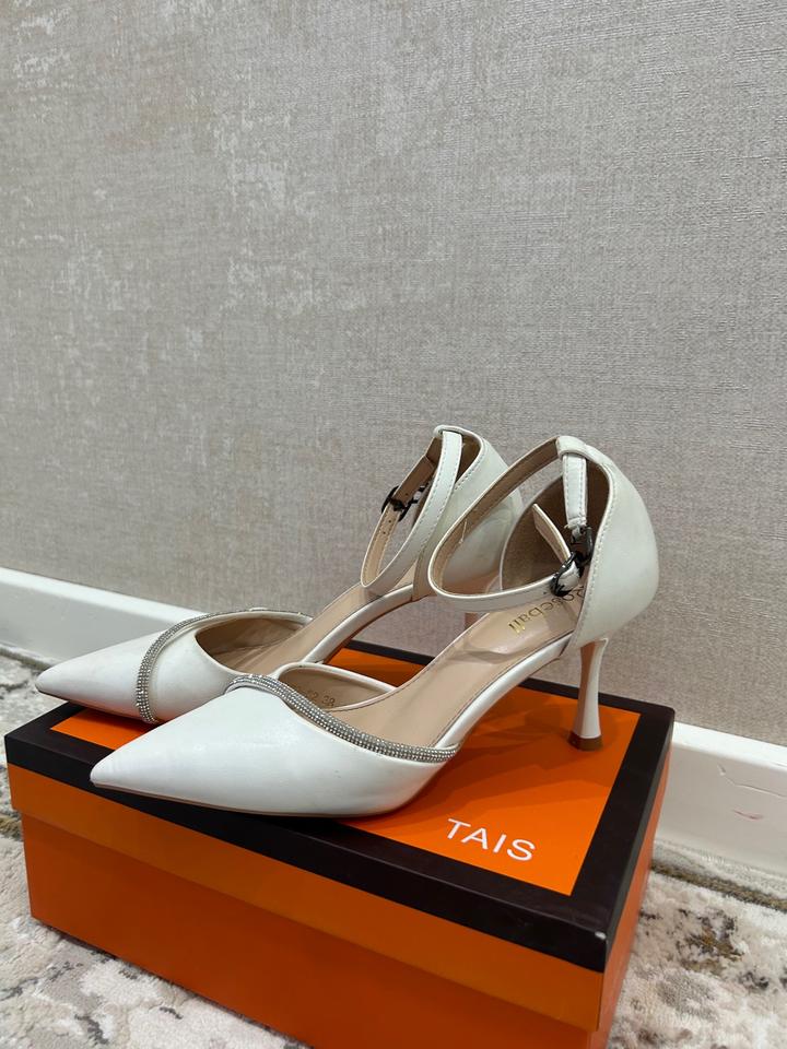 Белые туфли