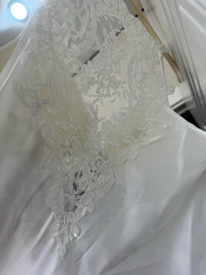 Элегантный белый комплект: пеньюар + халат