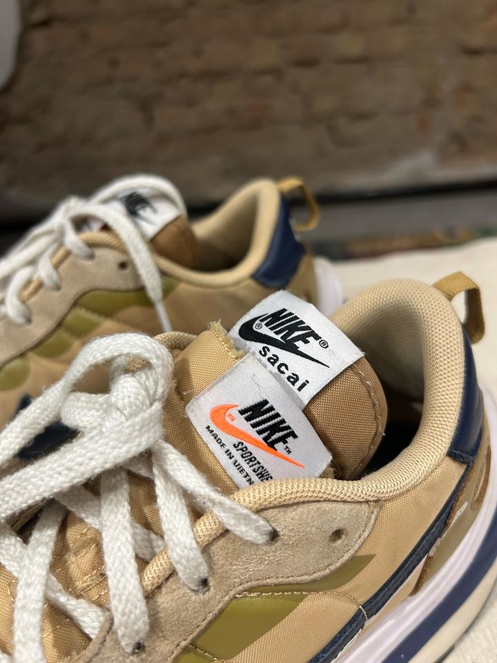 Nike x Sacai Vaporwaffle Sneakers