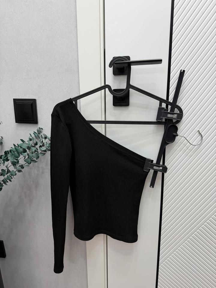 Кофточка на одно плечо