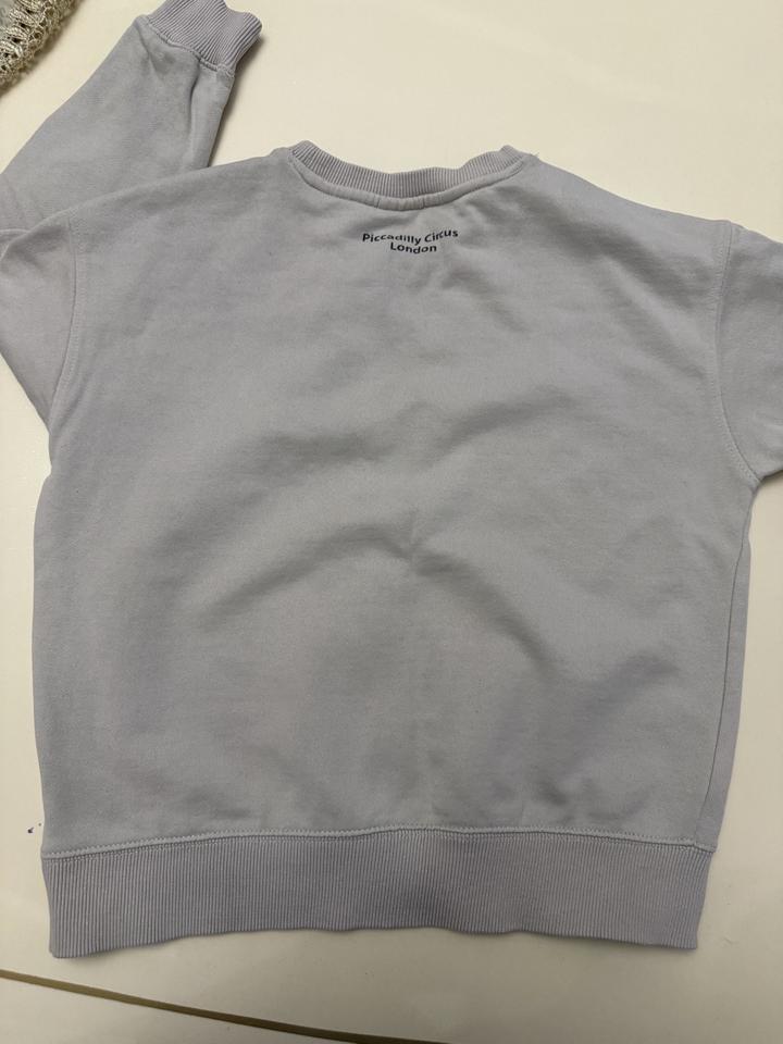 Свитер-толстовка от бренда Зара