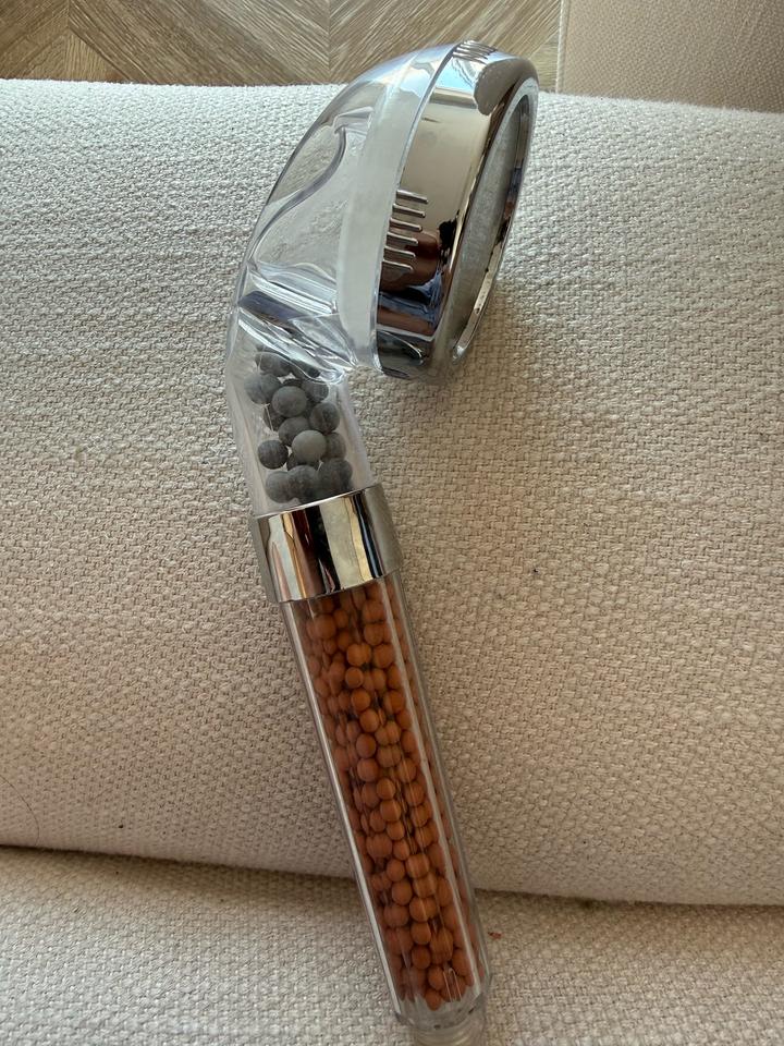 Душевая лейка с фильтром с эффектом СПАс возможностью замены наполнителя