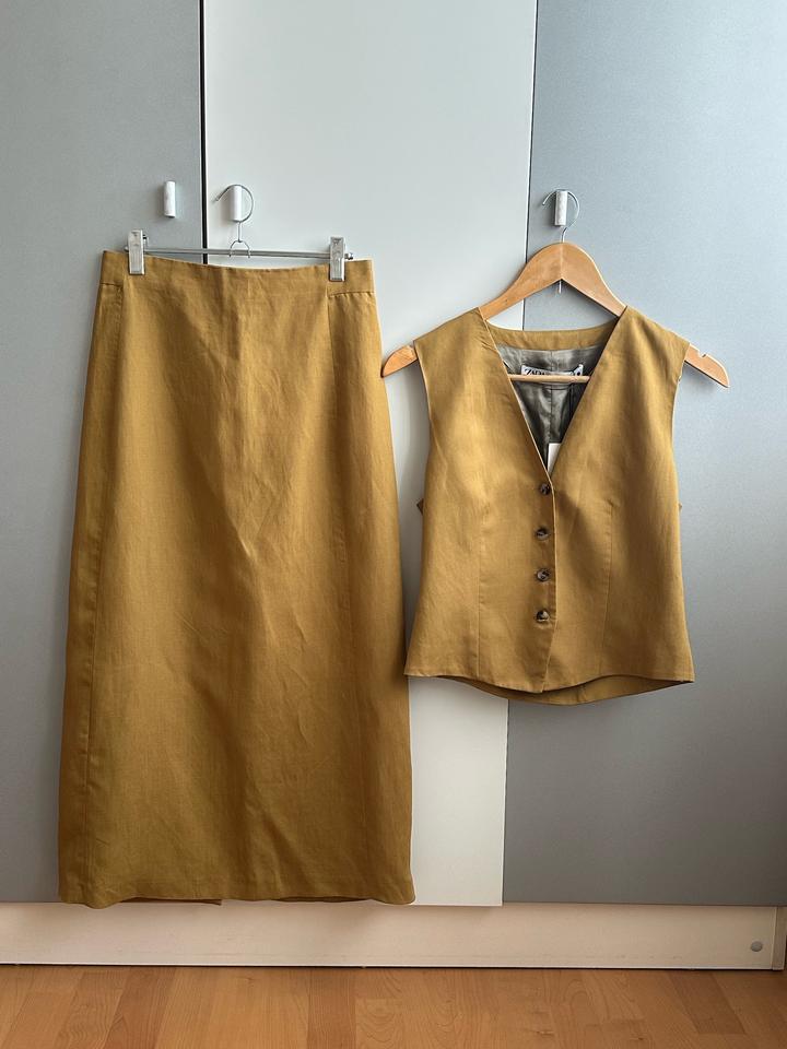 Костюм с юбкой Zara