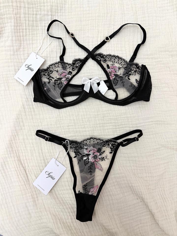 Кружевная двойка