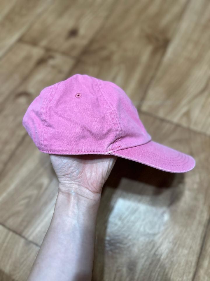 Кепка FILA в ярком розовом оттенке