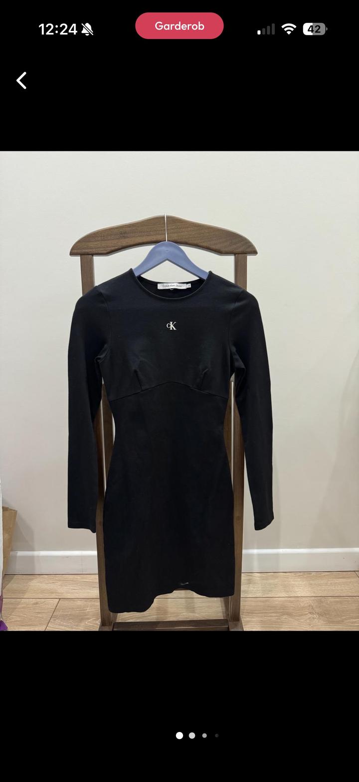 Черное платье мини Calvin Klein трикотаж, размер XS