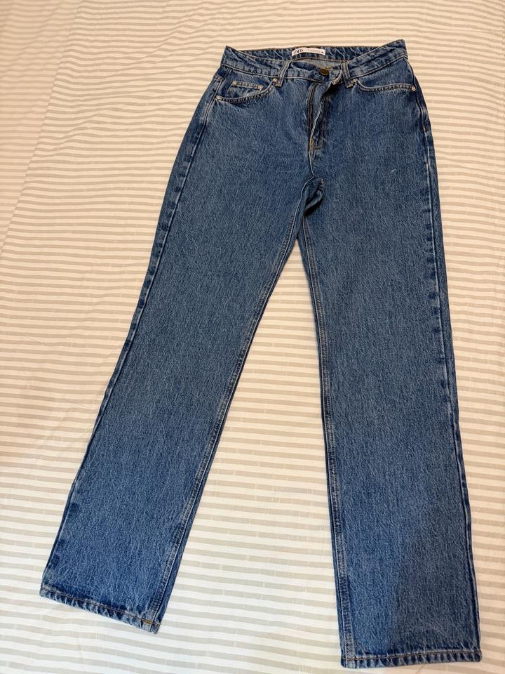 Синие прямые джинсы Zara