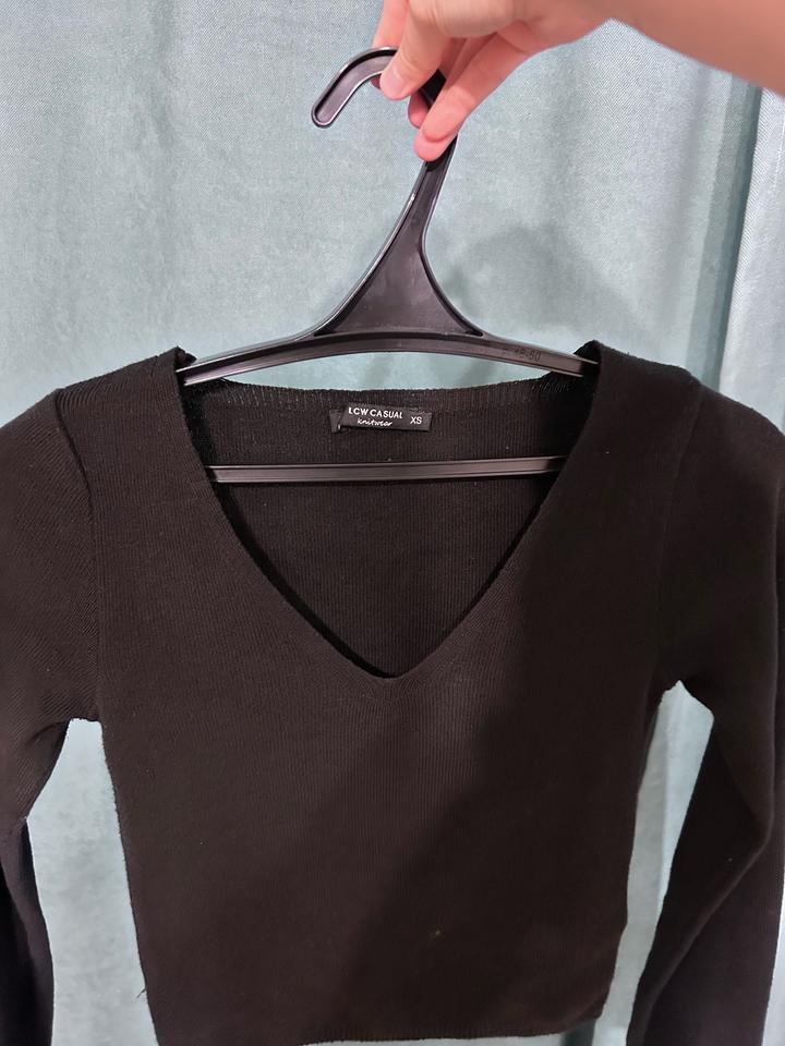 Топ черного цвета