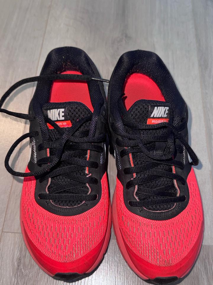 Кроссовки Nike