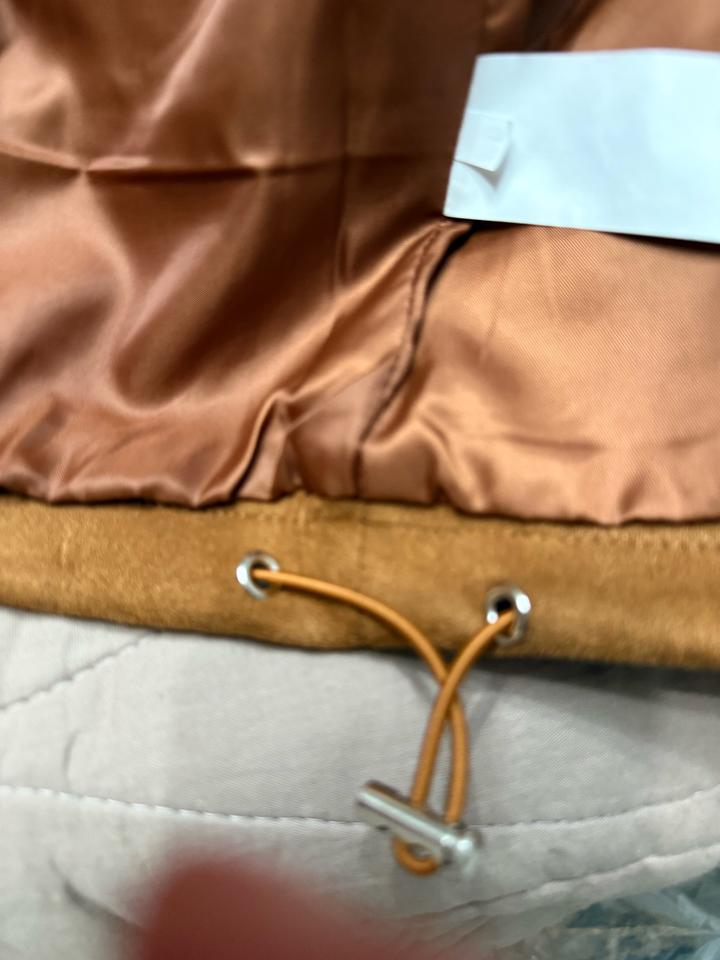 Зара Бомбер