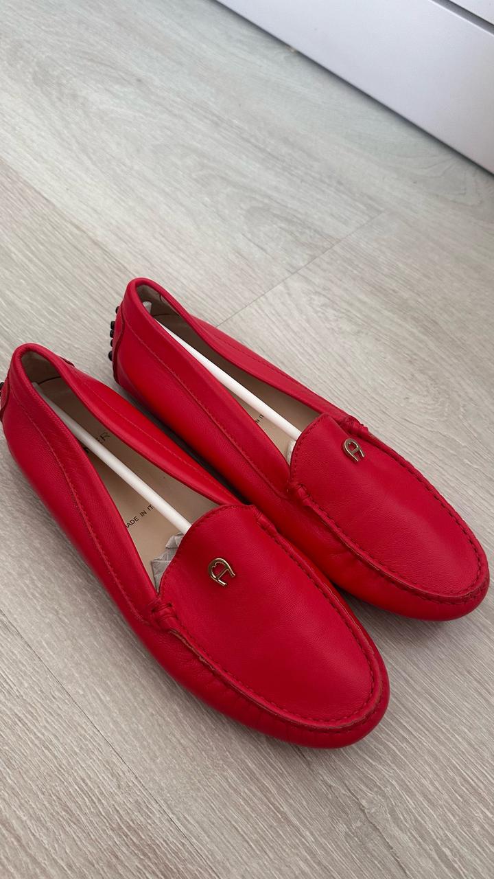 Мокасины красные Aigner