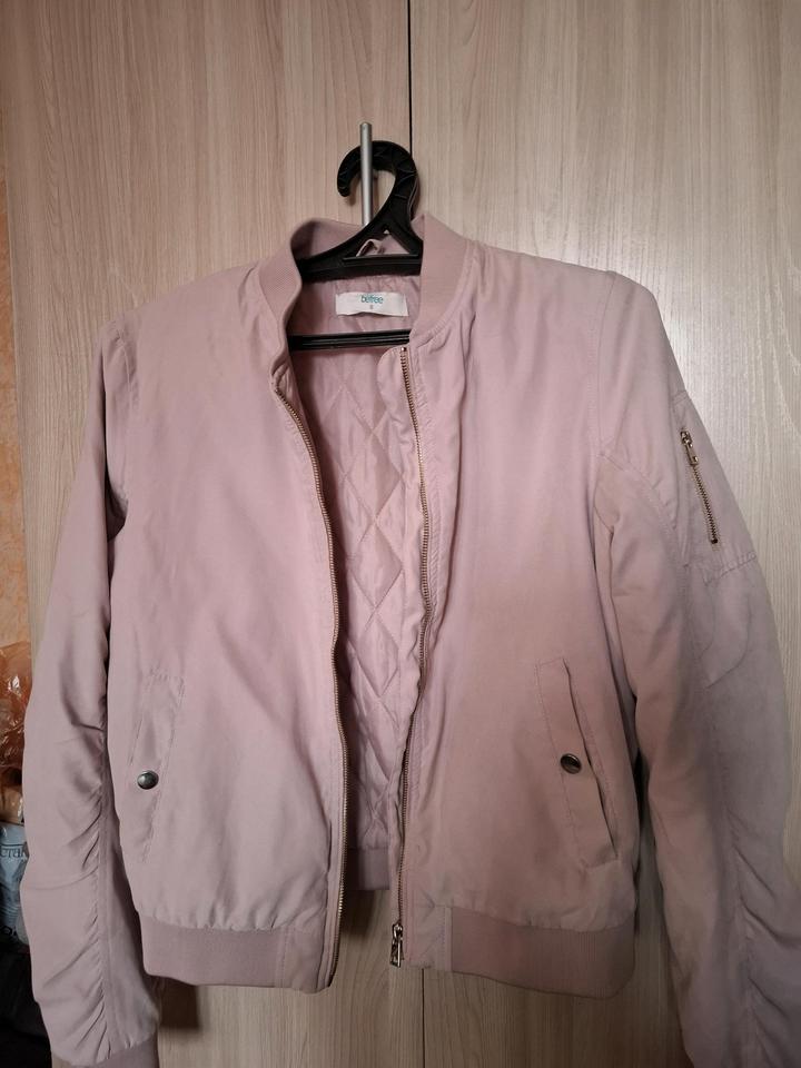 Продам курточку