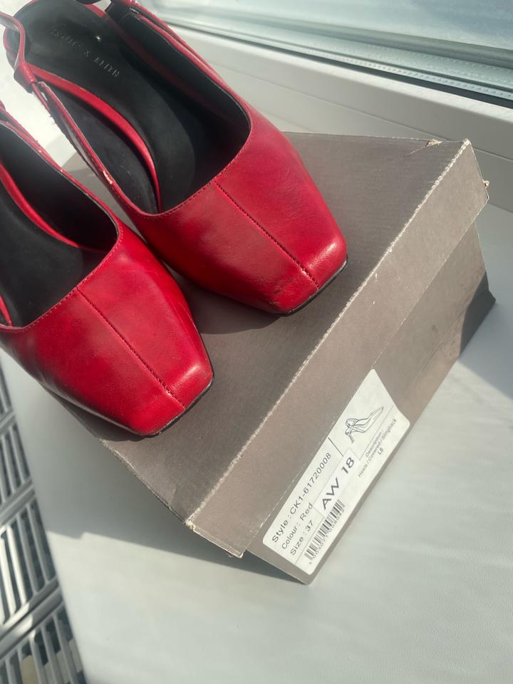 Туфли красные Charles & Keith