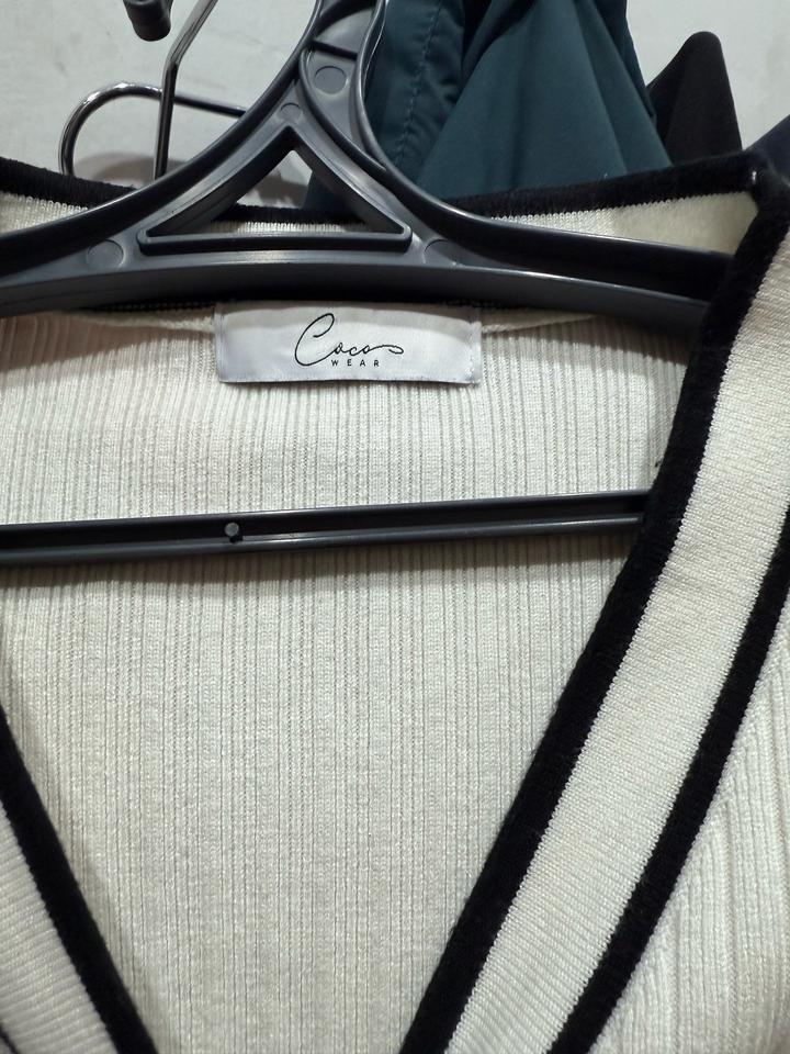 Белая кофта