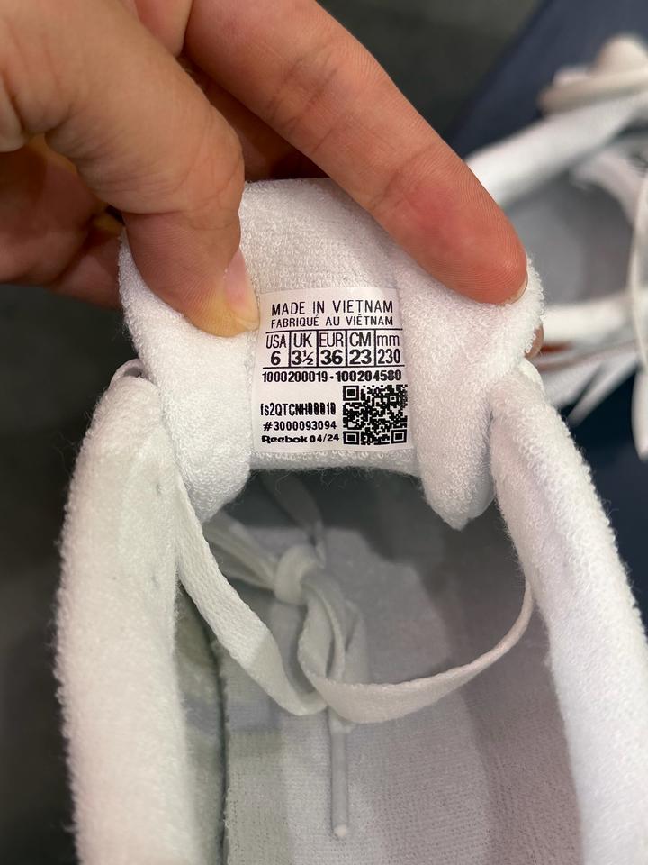 Женские кроссовки Reebok