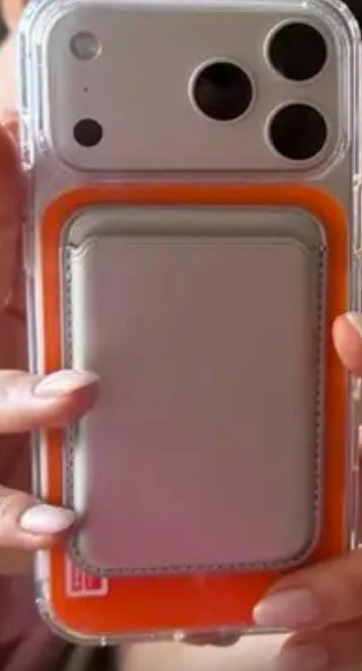 Магнитный держатель для карт