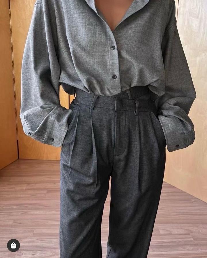 Серые брюки papermoon