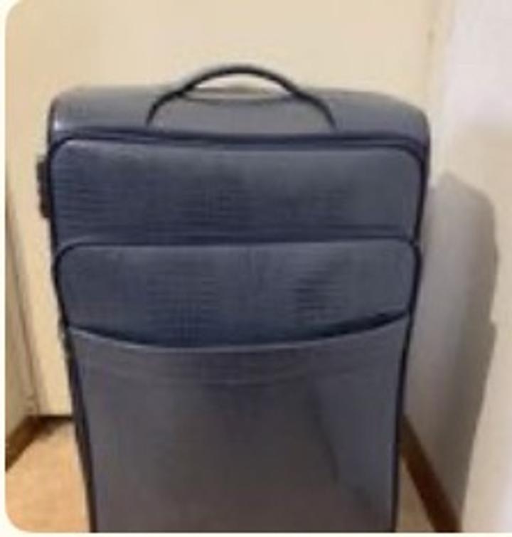 Чемодан синий