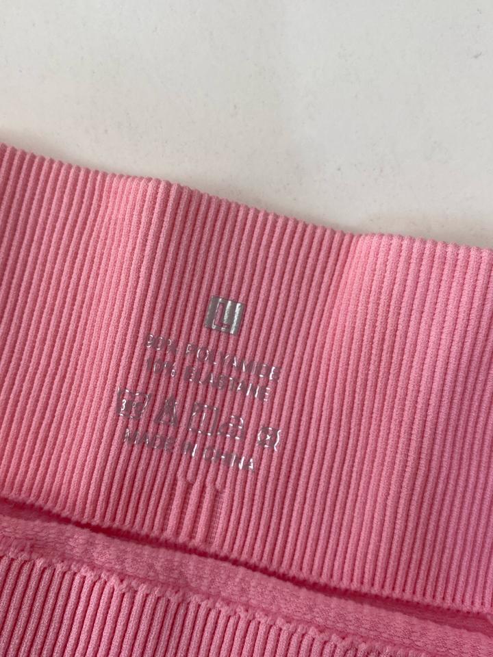 Утягивающие спортивные шорты