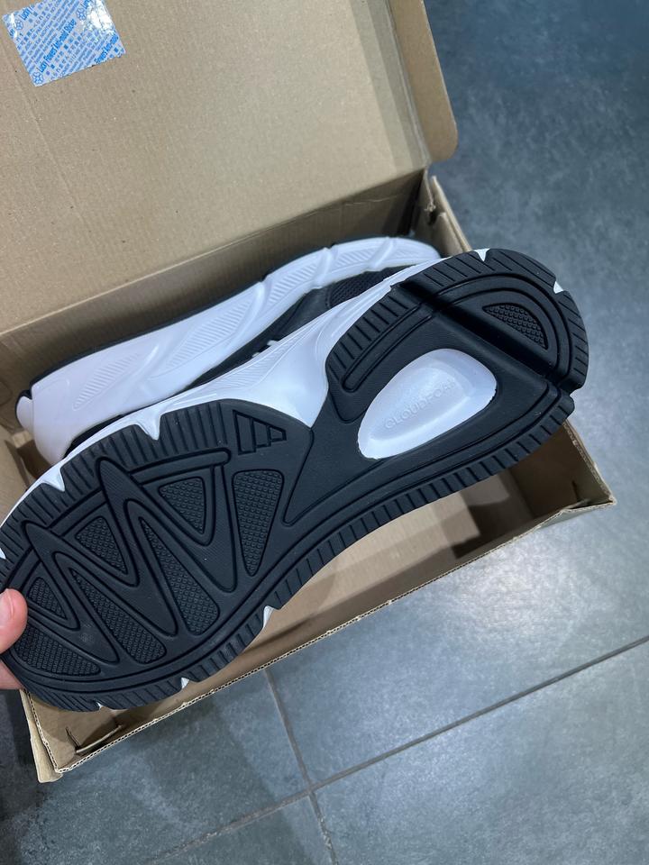Кроссовки Adidas