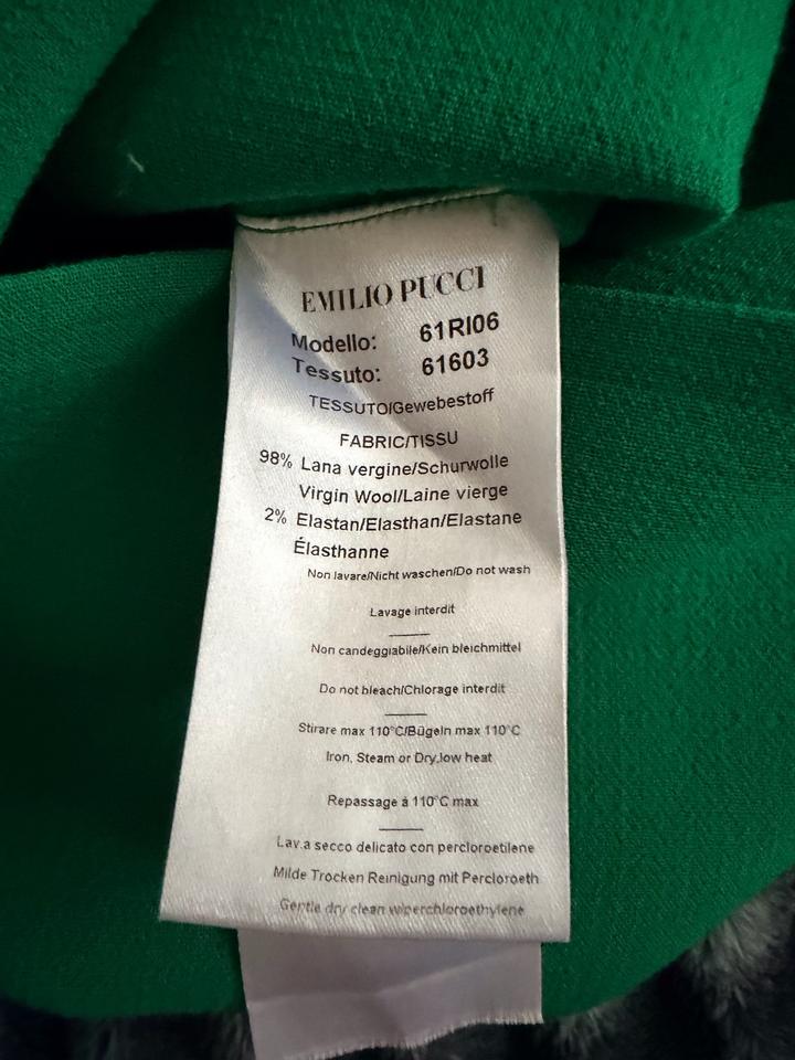 Зеленое платье