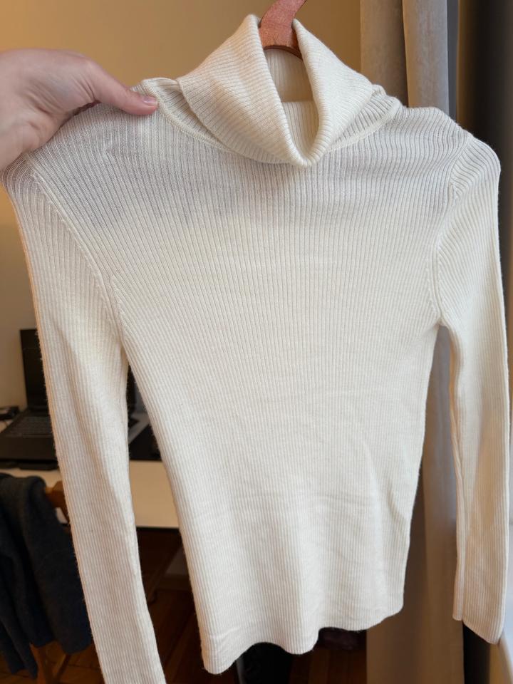 Новая водолазка Uniqlo из 100% мериносовой шерсти