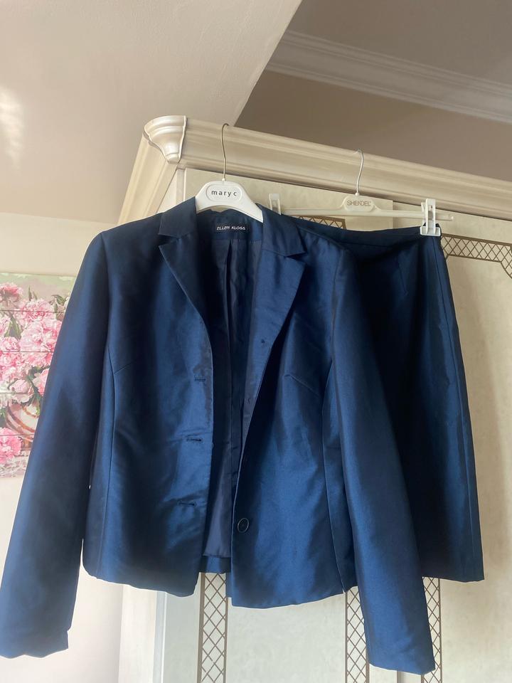 Костюм женский