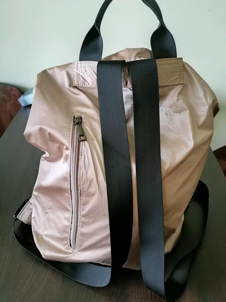 Сумка-рюкзак женская.