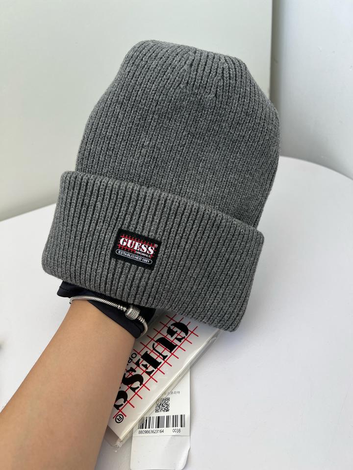 Шапка Guess
