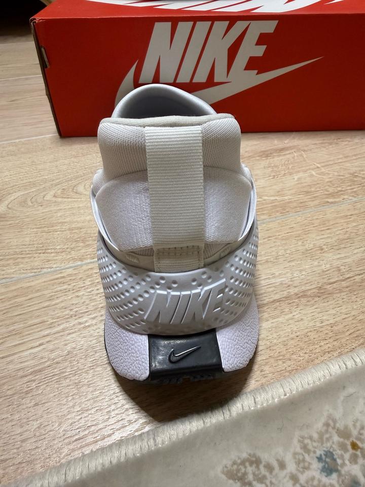 Nike кроссовки