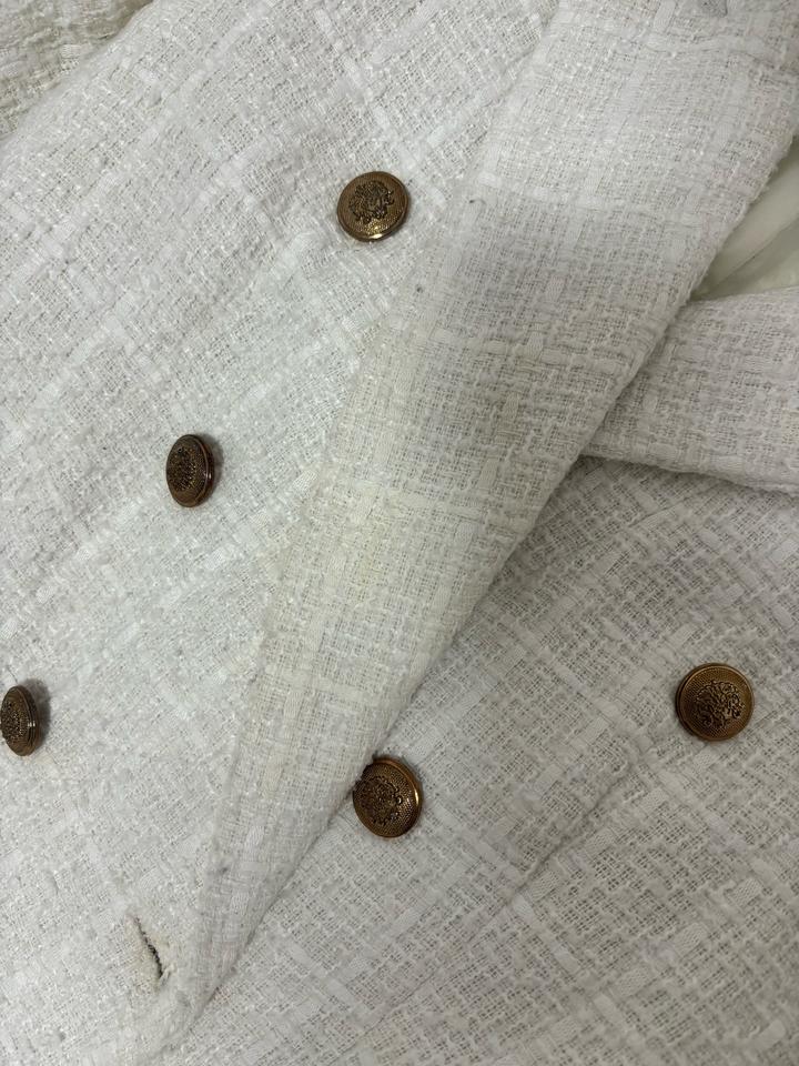 Белый твидовый пиджак