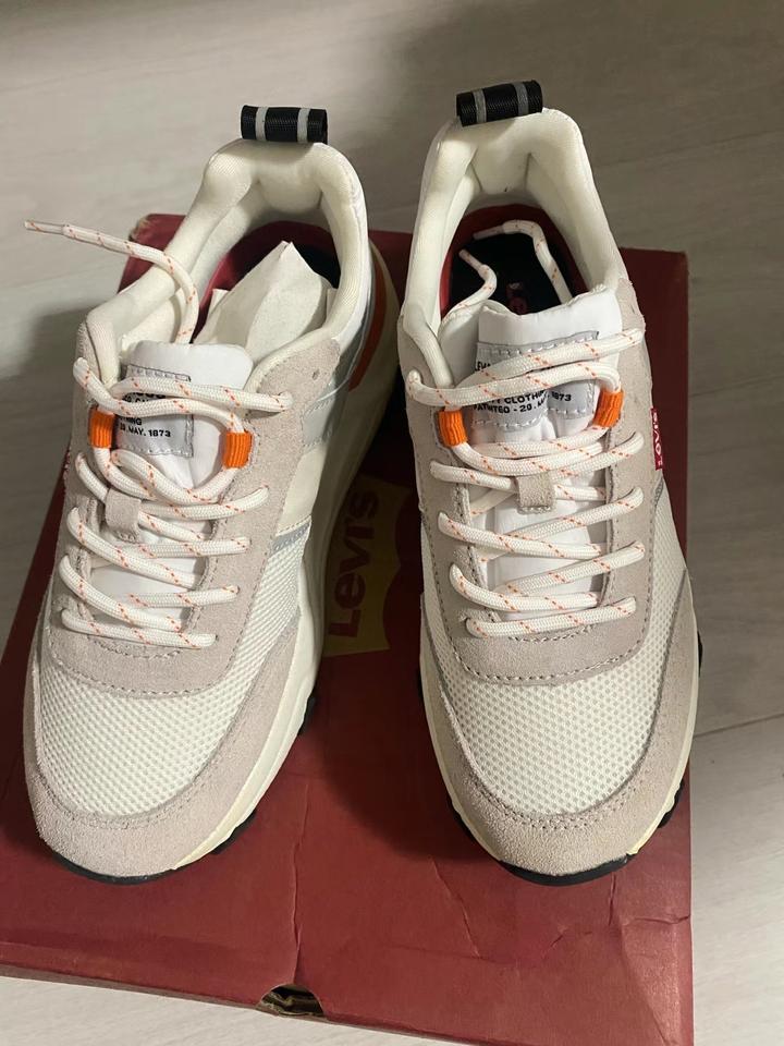 Кроссовки на платформе