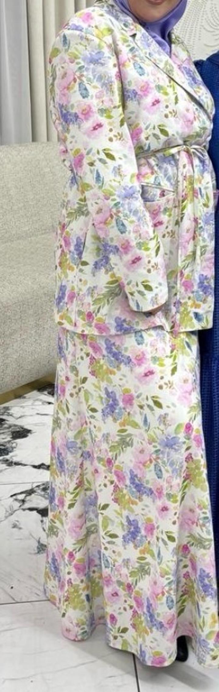 Костюм из пиджака и юбки